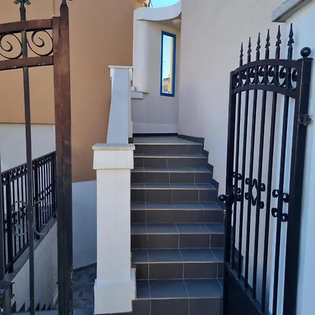 Carmen Semesterbostad *